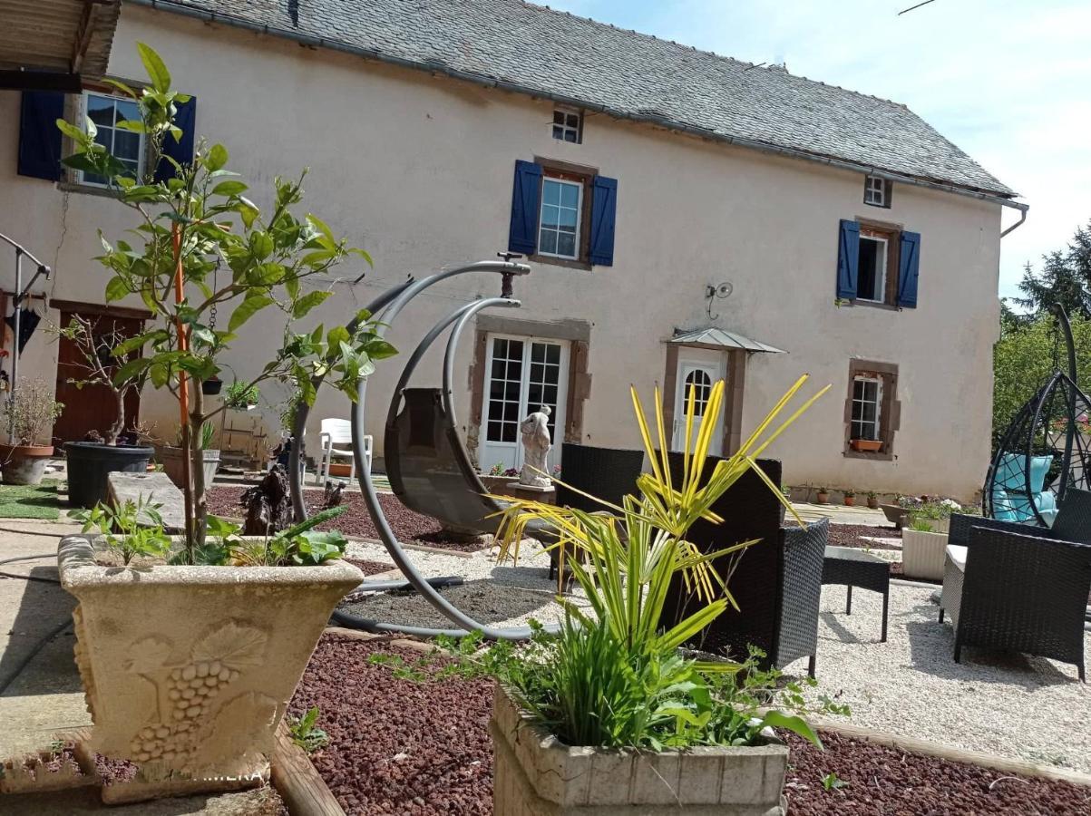 La Douce Parenthese B&B Entre Bois Et Champs 3 Chambres-Accueil Motards Montirat  Exterior photo